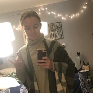 Meet your Posher, Libby